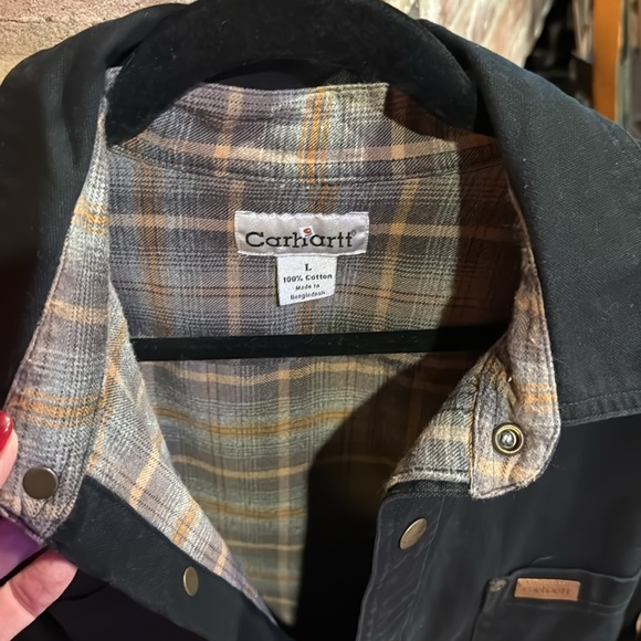 Carhartt Black Button-Up Shirt - Picture 2 of 5